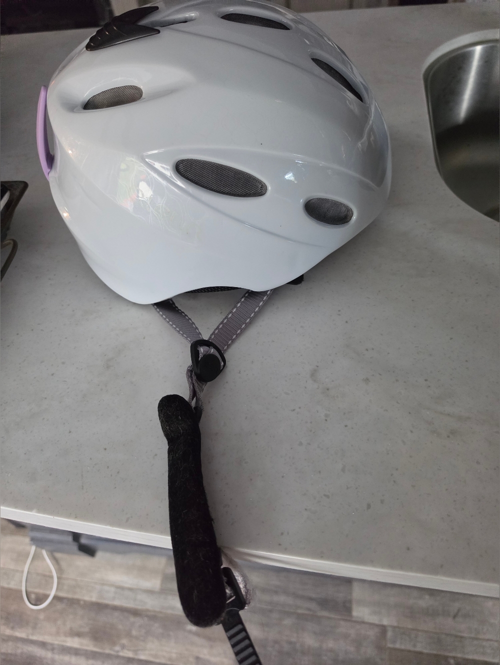 R.E.D. Aletta Women's Ski and Snowboard Helmet White Purple Geo Large